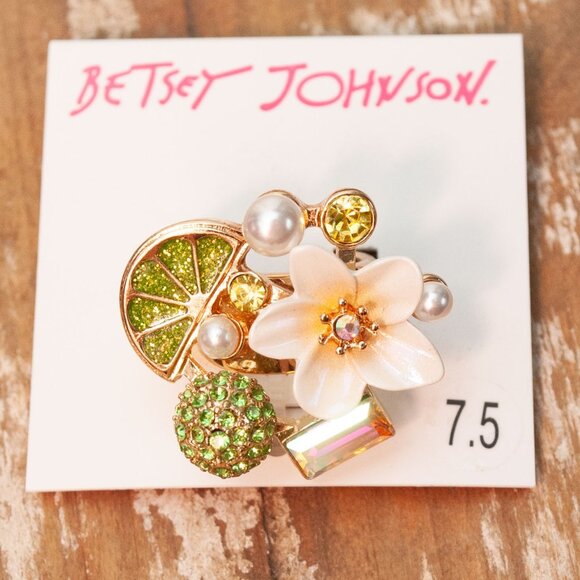 NWT Betsey Johnson Dogwood and Lime Cocktail Ring size 7.5 - Picture 1 of 8